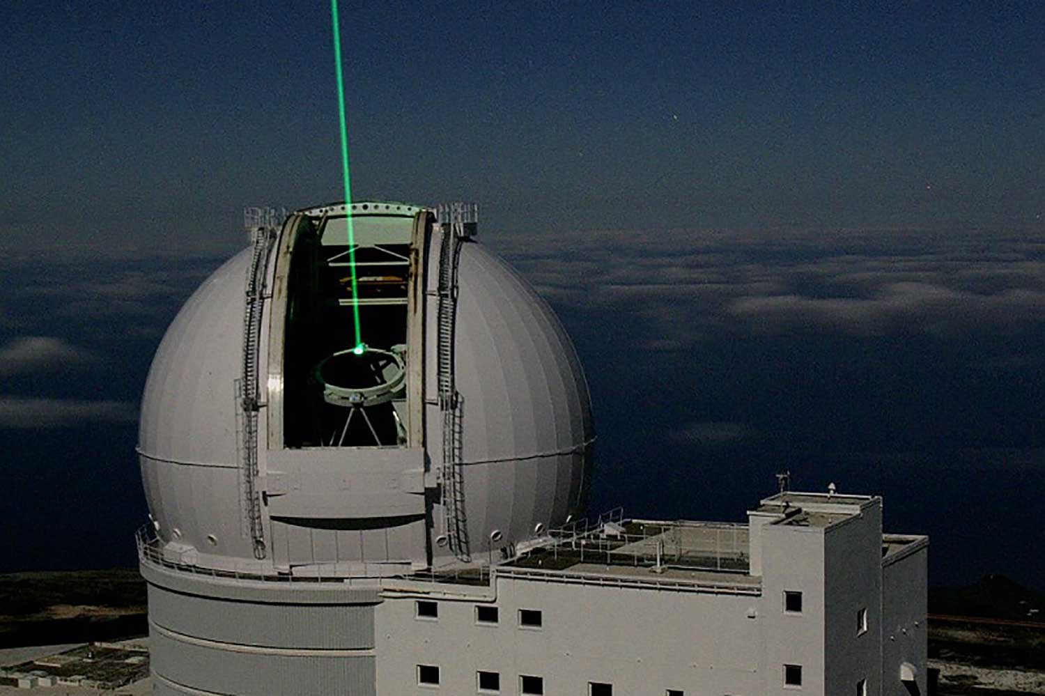 KiwiStar Weaves Large Lenses for the William Herschel Telescope